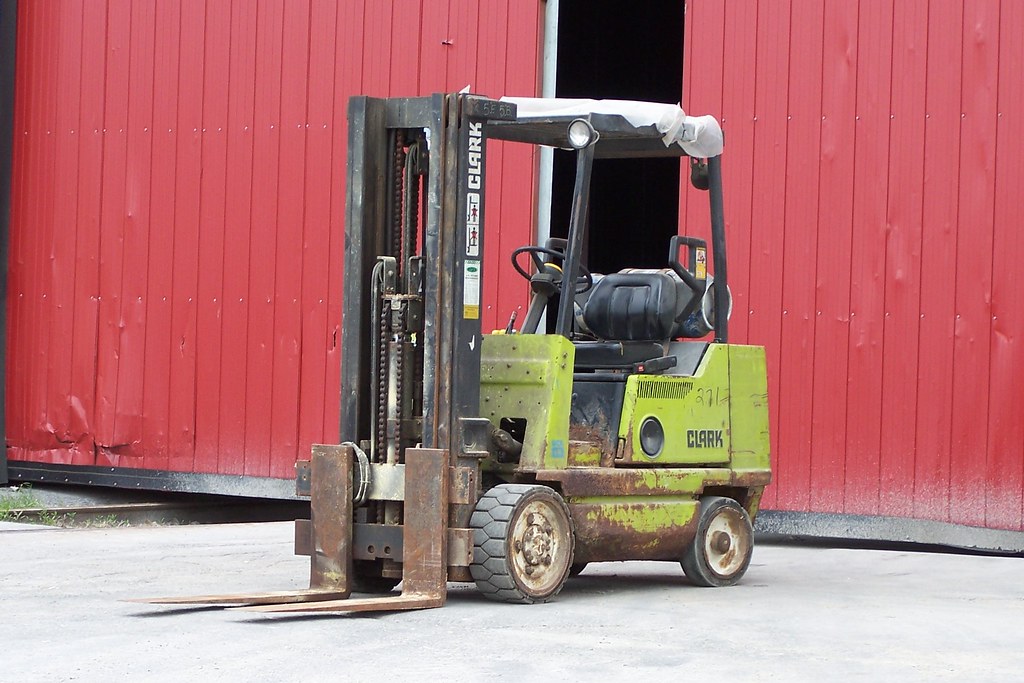 Clark forklift Ottawa, Ontario Canada 05262006 ©Ian A. McC… Flickr