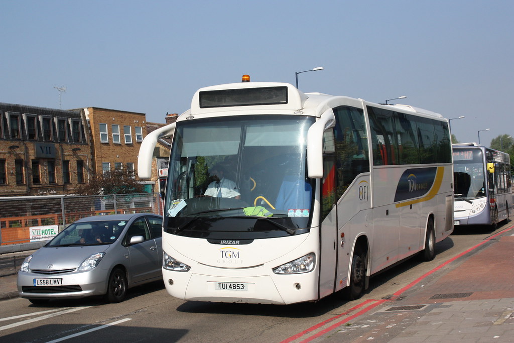 Bath Road (A4) Cranford 29/5/12 Chris Roberts Flickr