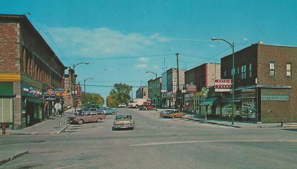 UP Munising MI 1960s GREAT Summer VIEW Downtown Elm Avenue… Flickr