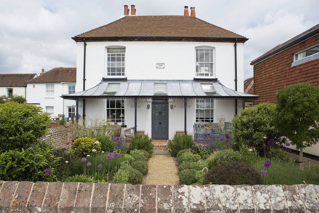 Houses of Bosham Harbour A selection of some of the stunni… Flickr