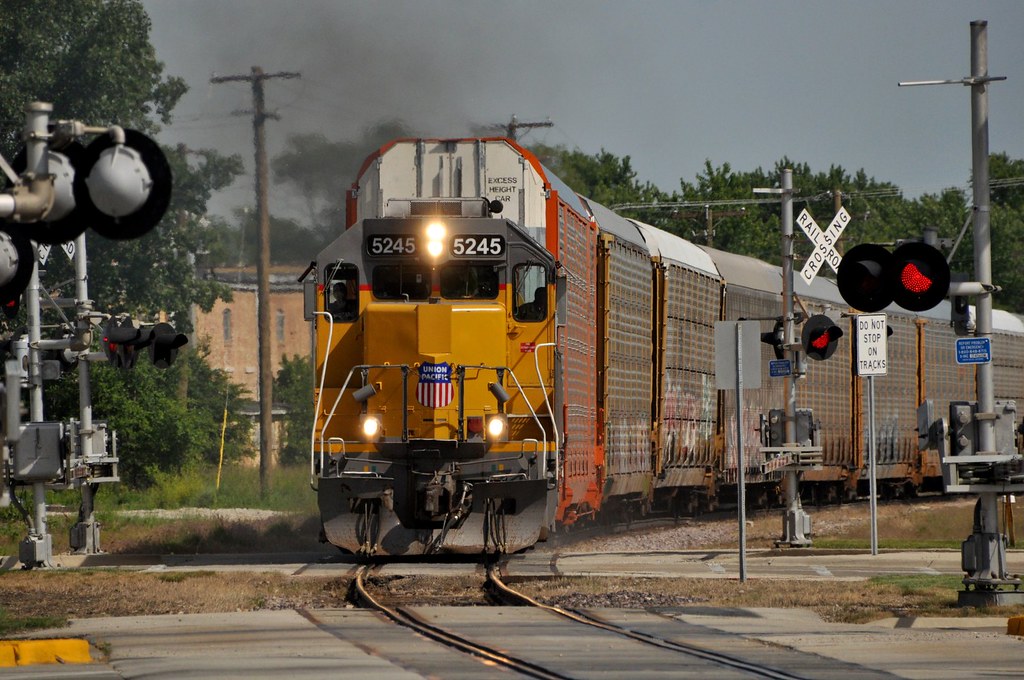 Union Pacific GP40 at Huntley IL U.P Belvidere train haul… Flickr