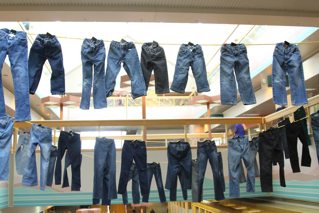 MAMC Denim Day Jean Streamers Streamers of blue jeans of a… Flickr