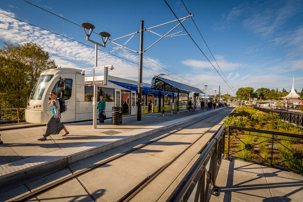 MAX Orange Line at SE Milwaukie Station MAX "Type 5" TriMet Flickr