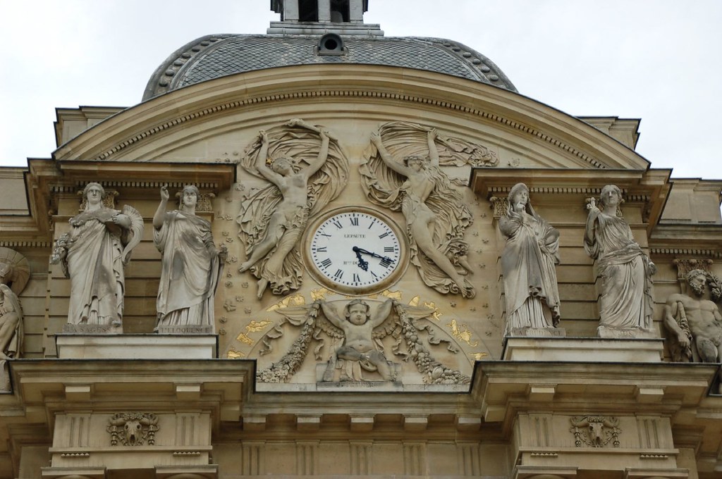 Clock of the Palais du Luxembourg This palais is the Frenc… Flickr