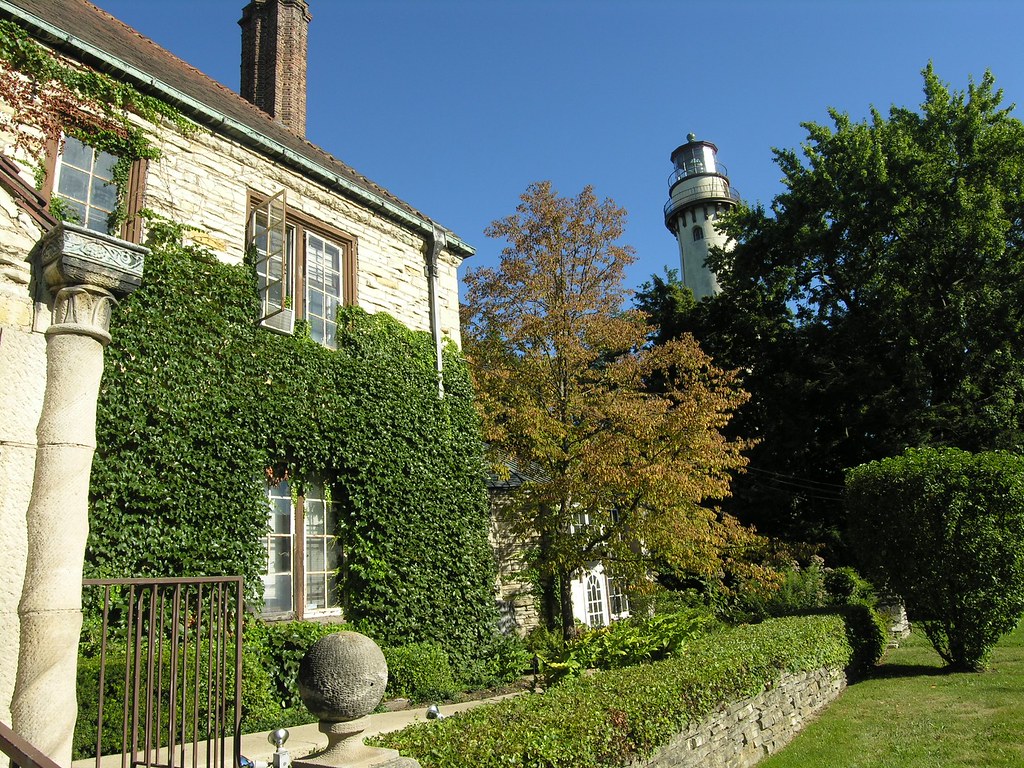 Evanston Art Center at Lighthouse Landing Park Get a fresh… Flickr