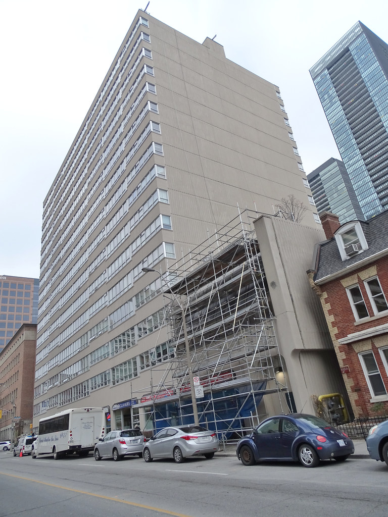 Paxton Place Condos Recladding (71 Charles St E, 609 Churc… Flickr