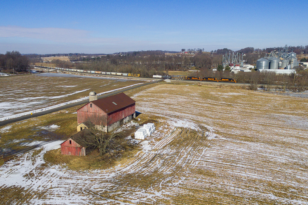 Dalton, Ohio Three freshly painted 7000's are on the point… Flickr