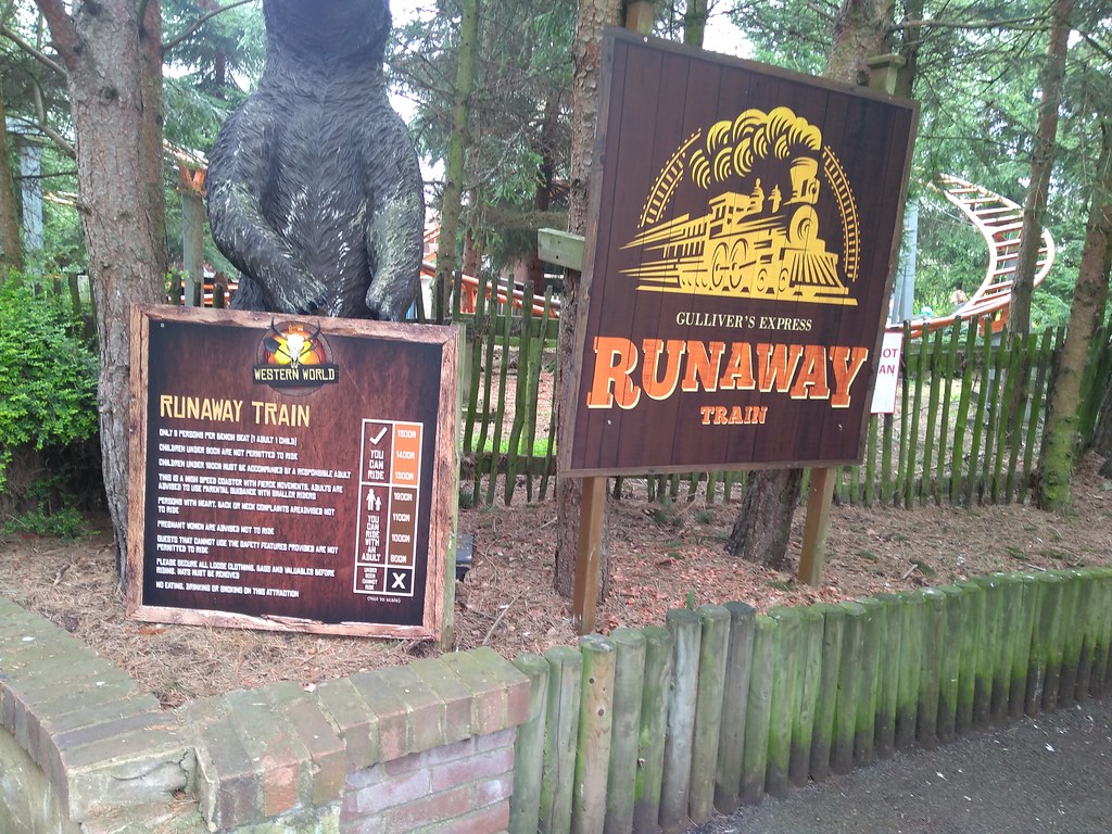 Gulliver's Milton Keynes Martin Lewison Flickr