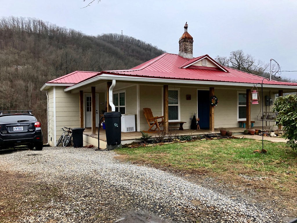 Hampton Street, Sylva, NC Warren LeMay Flickr