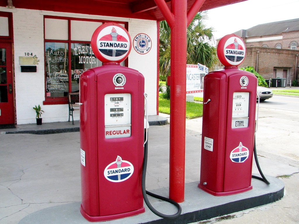 Standard gas pumps 2632 Downtown Trenton, Florida. Flickr