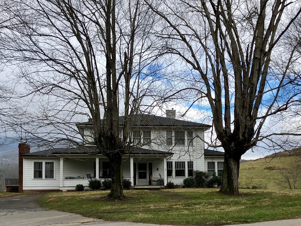 Crabtree Road, Iron Duff, NC Warren LeMay Flickr