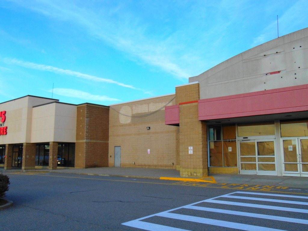 Abandoned Kmart (Attleborough, Massachusetts) JJBers Flickr