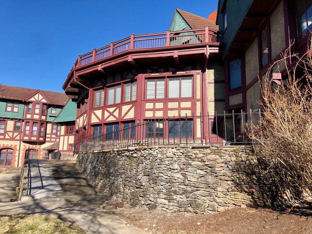 Manor Inn, Albemarle Park, Asheville, NC The Manor Inn was… Flickr