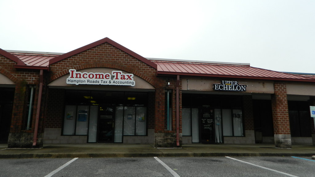 Holly Point Shopping Center stores a photo on Flickriver