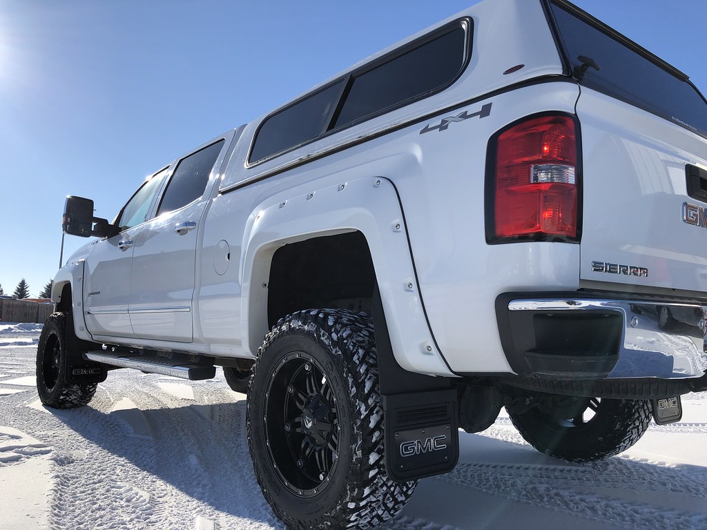 White Sierra 2016 GMC Sierra with Gatorback Nylon offset f… Flickr
