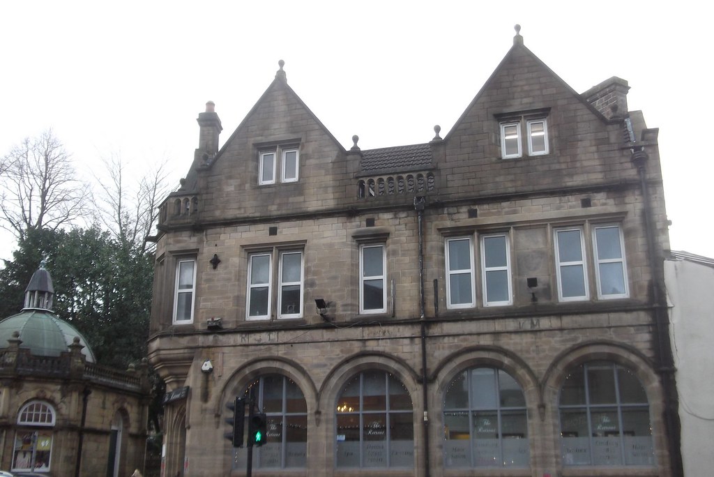 Belgrave Square, Darwen BB3 1BU The Retreat, tram shelter … Flickr