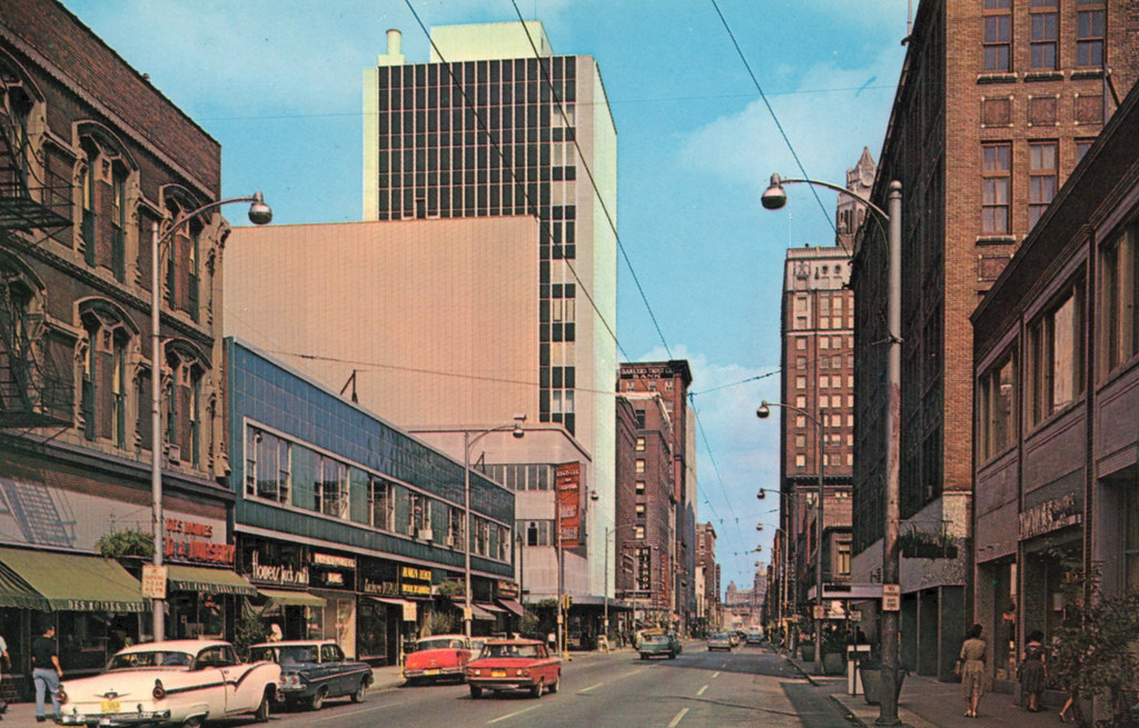 Des Moines, Iowa, Locust Street, East a photo on Flickriver