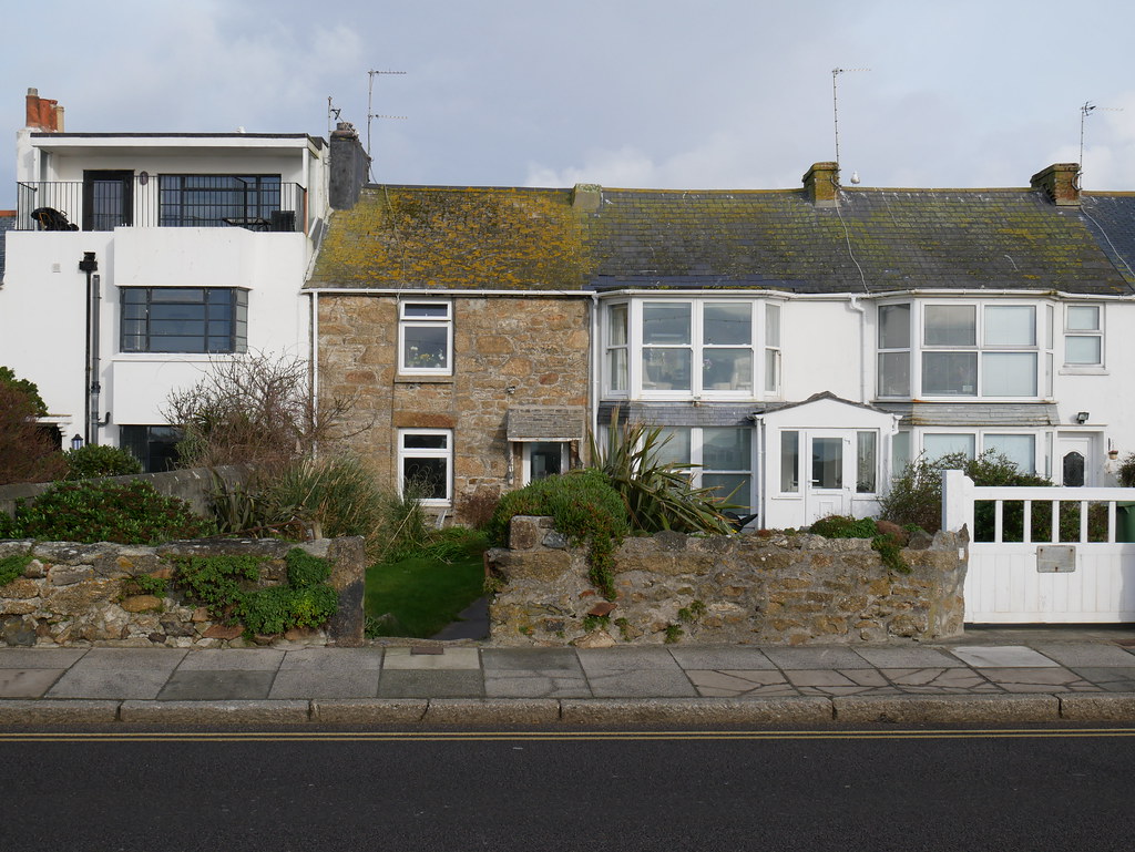 Penzance The variability of terrace houses. Dubris Flickr