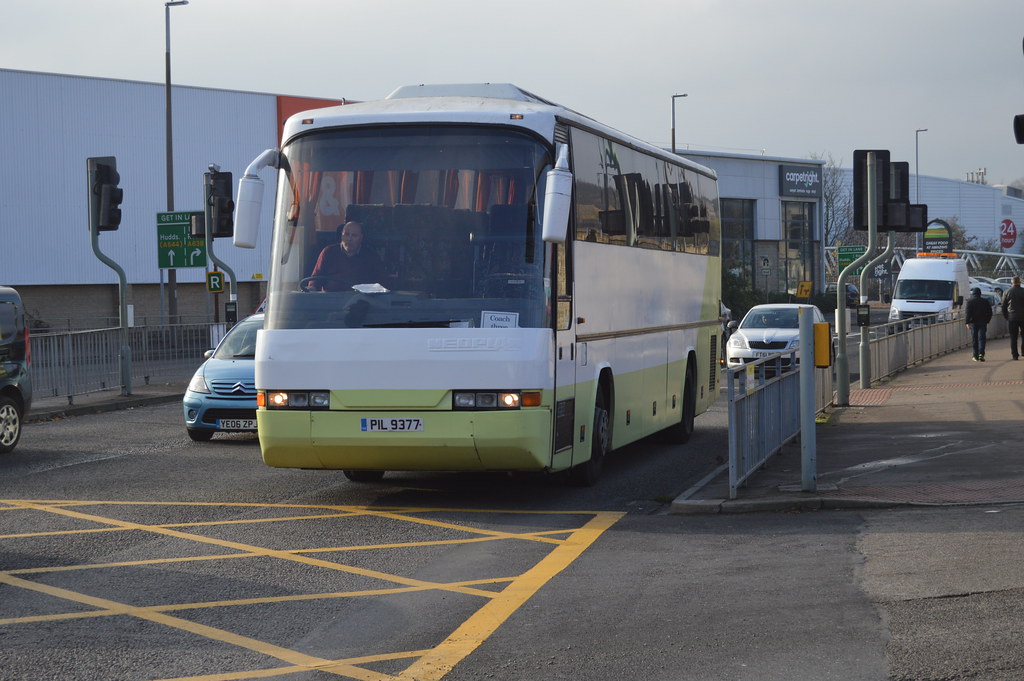 Hodgson Travel, Barnsley, PIL9377 MAN 18.350 Neoplan Tra… Flickr