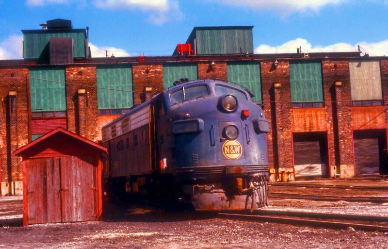 Norfolk & Western 3661 Brewster, Ohio in 1977. Flickr