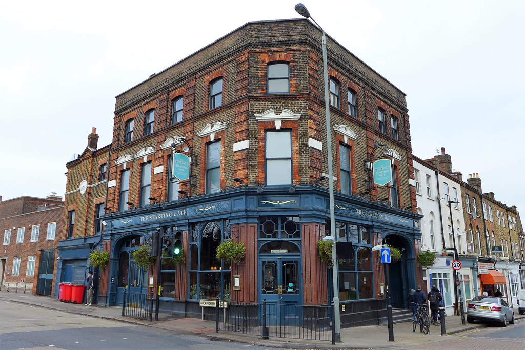 Starting Gate, Alexandra Palace, N22 A pub just by Alexand… Flickr
