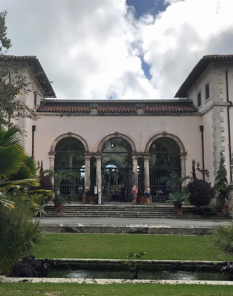 Vizcaya, main entrance The Vizcaya Museum and Gardens, pre… Flickr