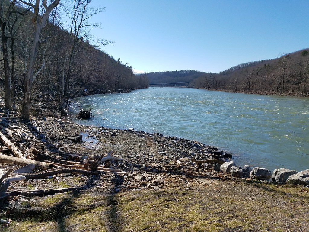 James River at Snowden, Virginia smartphone dump Kipp Teague Flickr