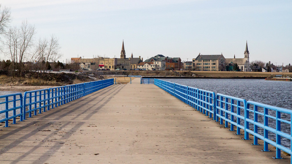 April in Two Rivers Two Rivers Harbor, Two Rivers, Wiscons… Lester