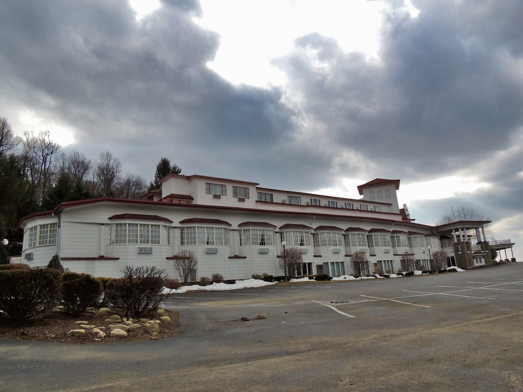 Summit Inn Resort 032121515 Also known as the Summit Hot… Flickr