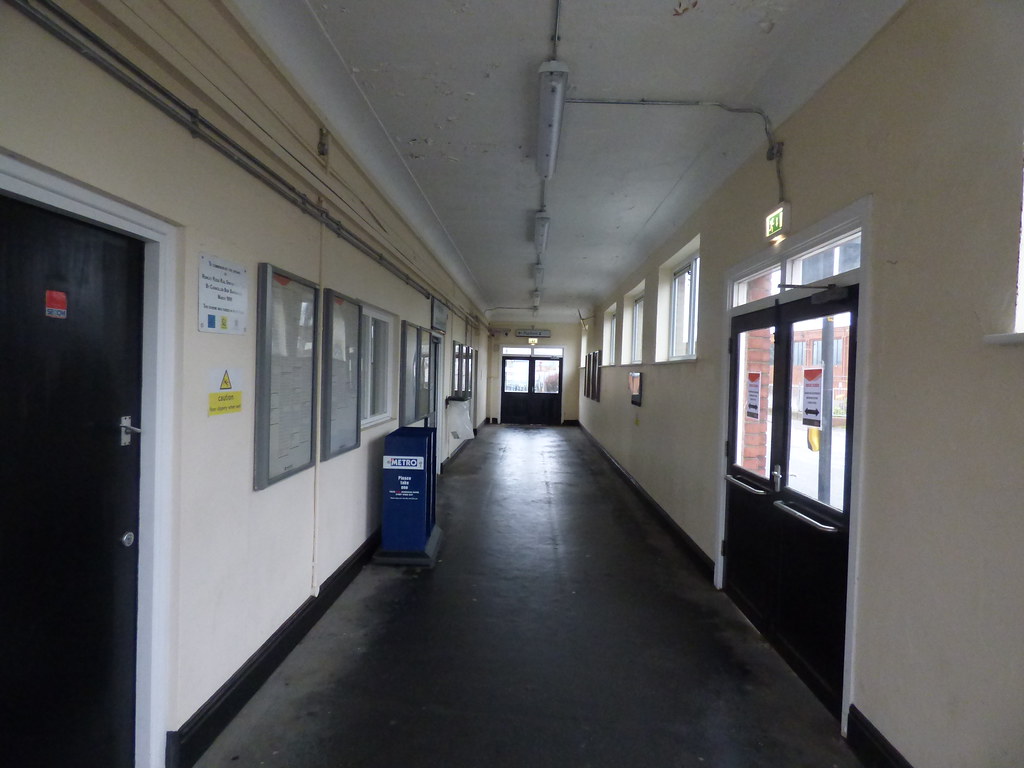 Rowley Regis Station ticket office building Back at Rowl… Flickr