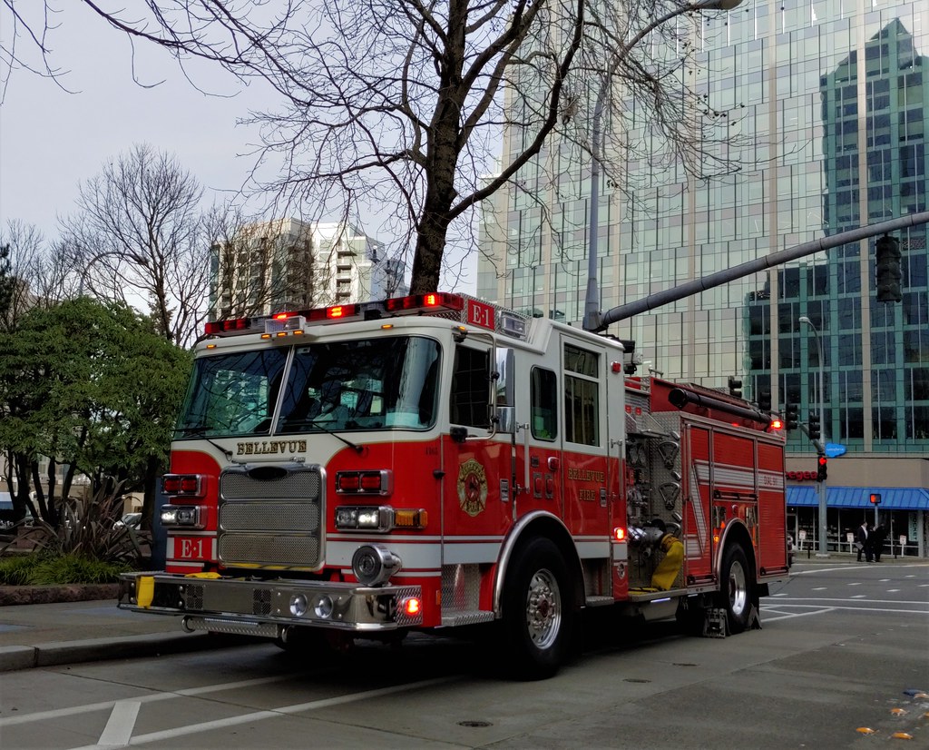 Bellevue, WA Fire Department Fire Truck in downtown Belle… Flickr