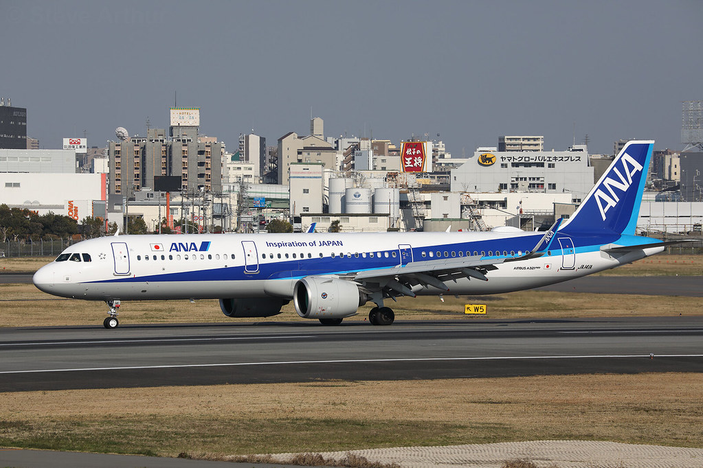ITM JA141A While most of the Tokyo to Osaka flights are op… Flickr