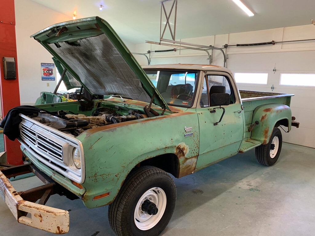 1972 Dodge W200 An exForest Service truck. The entire dri… Flickr
