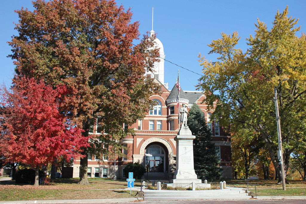 Taylor County Courthouse Bedford, IA Tom McLaughlin Flickr