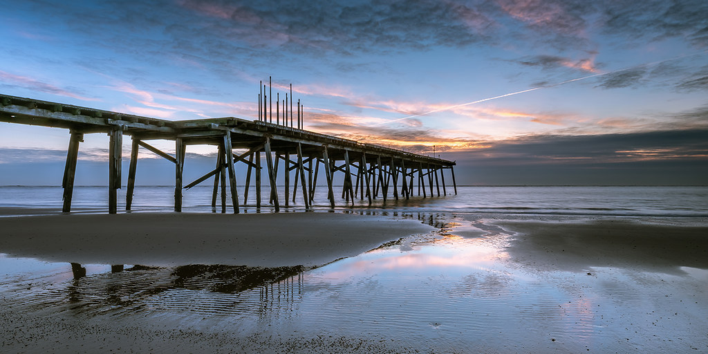 Claremont Pier Lowestoft Suffolk A very cold early trip to… Flickr
