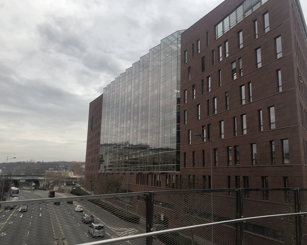 exterior Danube House/KPF architects and A.D.N.S architekt… Flickr