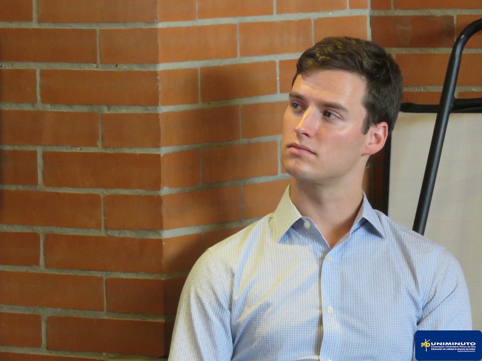 Gary Painter, experto en innovación social capacitó a estudiantes de nuestra Institución Flickr