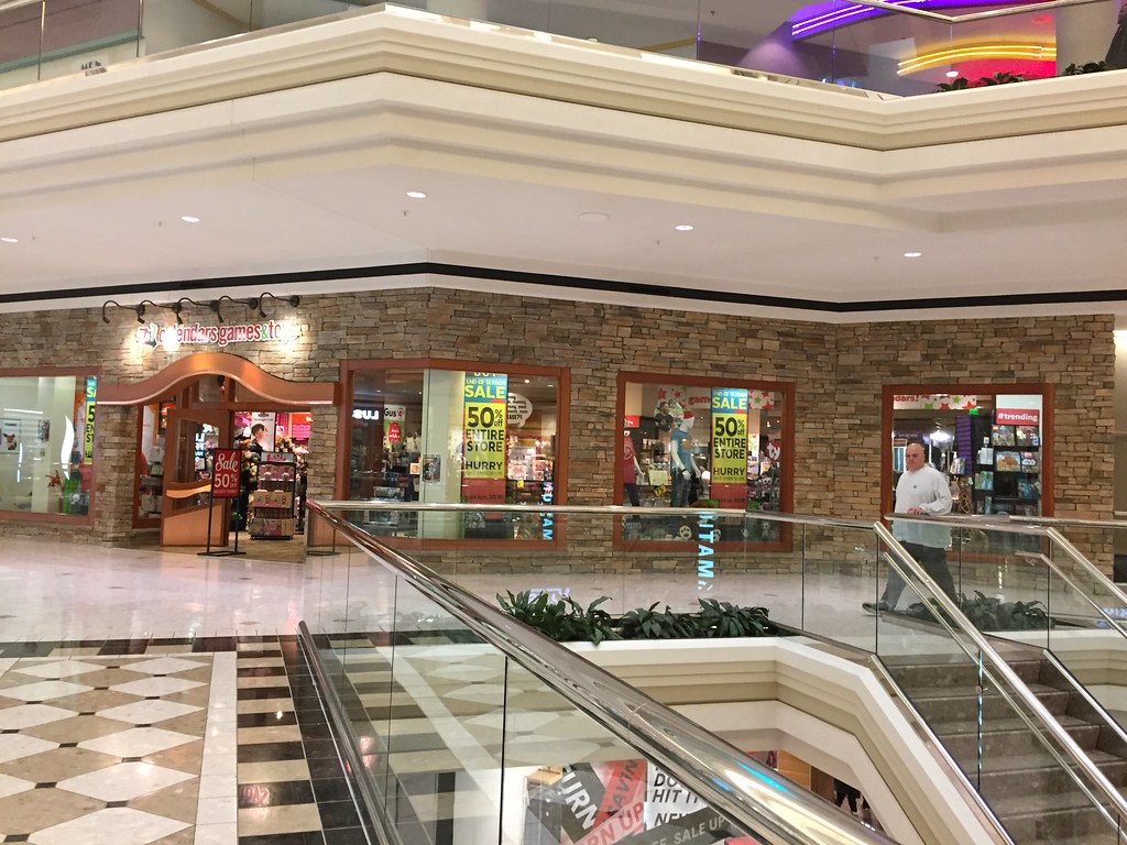 Flickriver Photoset 'MacArthur Center Norfolk, VA, 300 Monticello