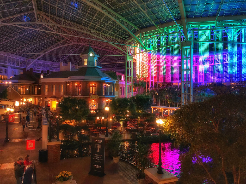 Gaylord NIghts Inside the Gaylord Opryland in the Evening Aaron
