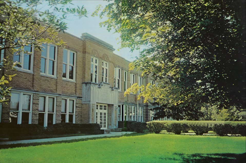 North Vernon High School Built in 1924 and served as NVHS … Flickr
