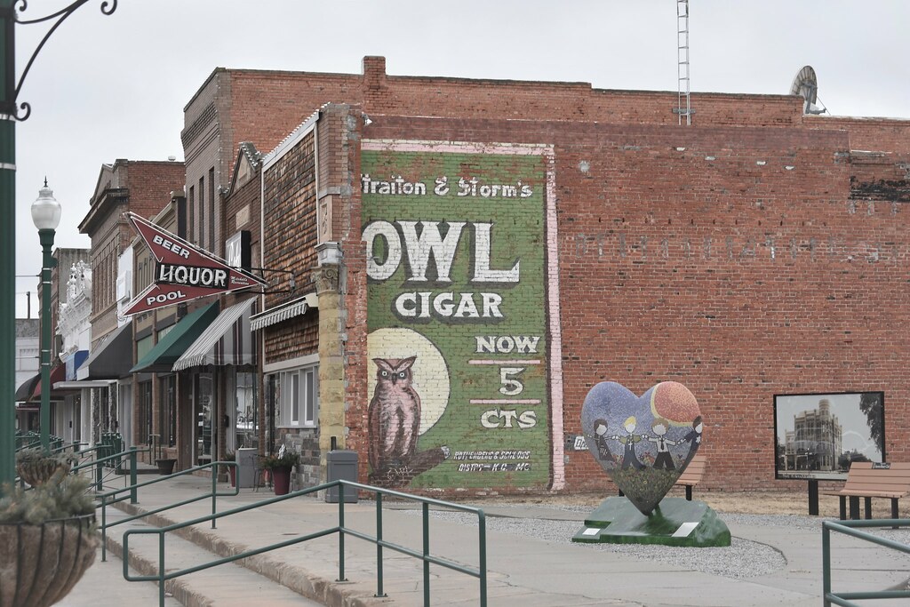 OWL Cigars Downtown Aurora Nebraska. Rick Sedrel Flickr