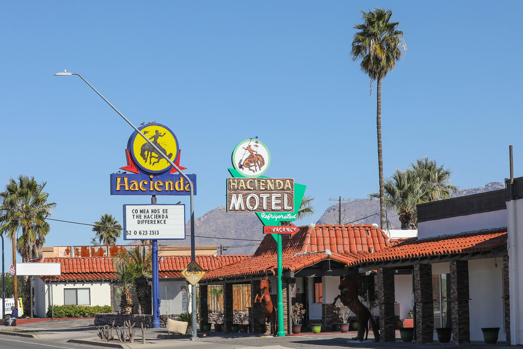 Hacienda Motel North Oracle Road, Tucson, AZ. c. 1940 Mick L Flickr