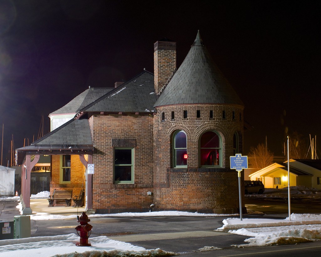 Rouses Point Station Built by the D&H in 1889. Michael Berry Flickr