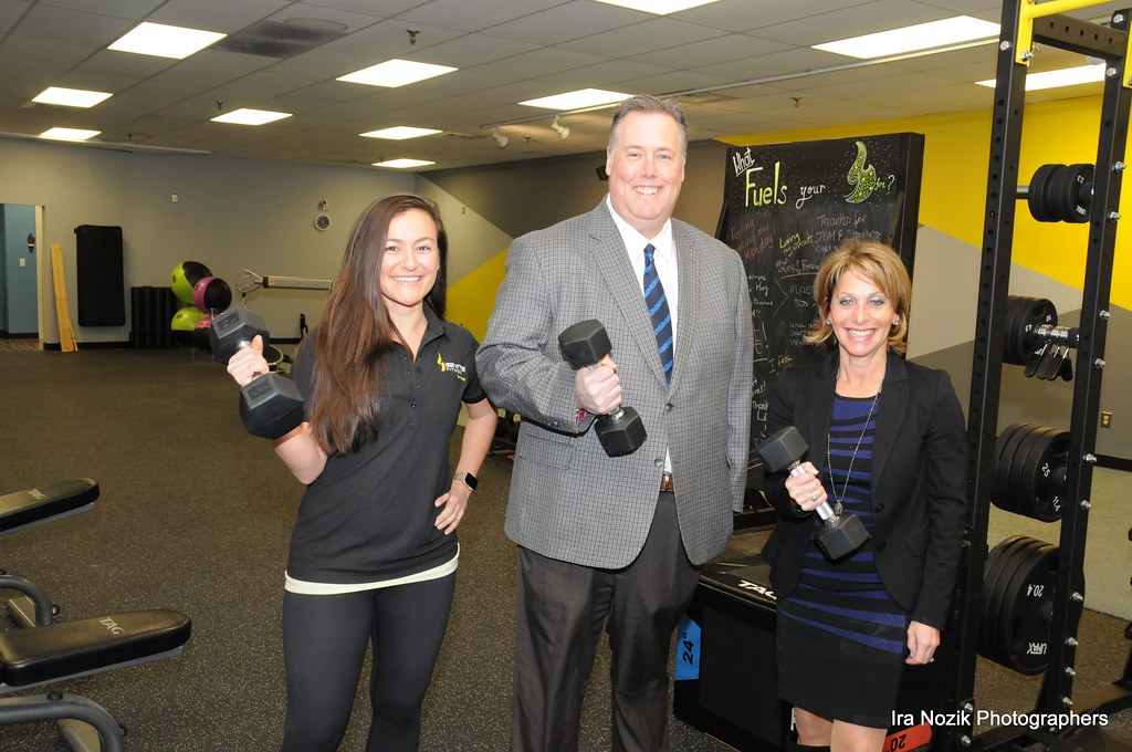 DSC_4737 Ignite Fitness Ribbon Cutting 22219 West Hartford