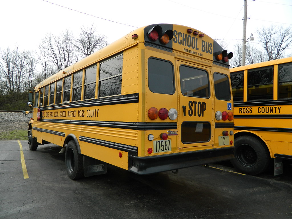 Zane Trace Local School District 2 (4) Bus lot Chillicot… Flickr