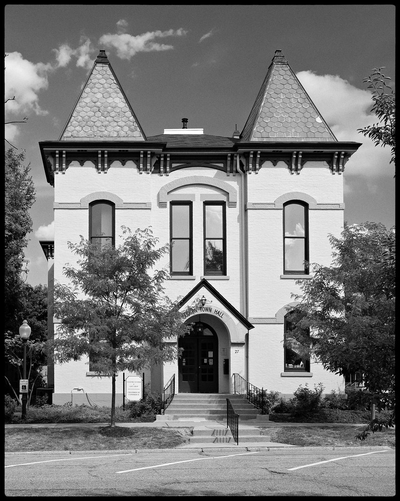 Town Hall, Hudson Ohio, September 4, 2018 Paul Farkas Flickr