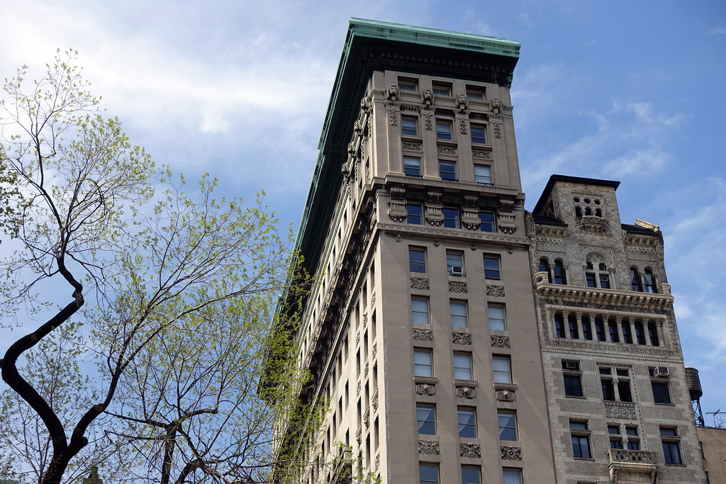 Bank of the Metropolis & Decker Building at Union Sq west … Flickr