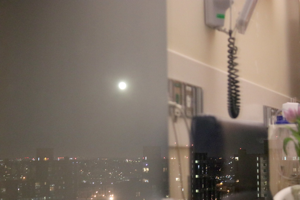 full moon over queens/hospital room reflection wmpe2000 Flickr