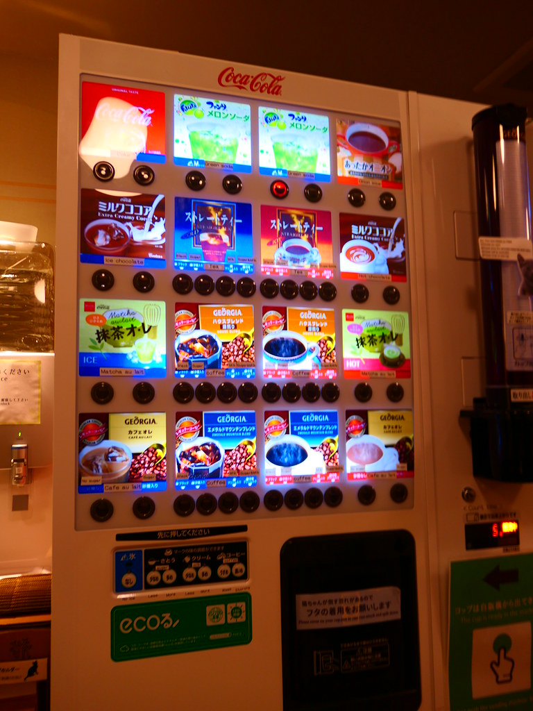 The One about Cat Cafe MOCHA Lounge Shinjuku Dennis A. Amith