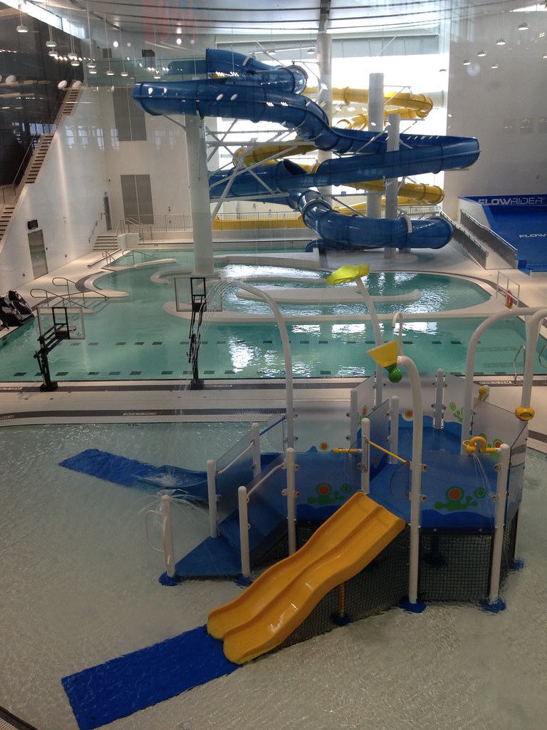 YMCA Brookfield YYC 330.000 Sq.Ft Largest YMCA In World Mr. Happy